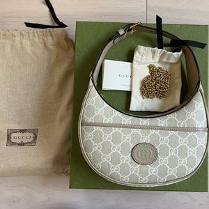 GG half moon shaped mini